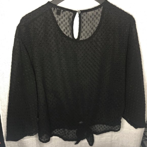 GUESS black bell sleeve top w front tie detail - Picture 2 of 2